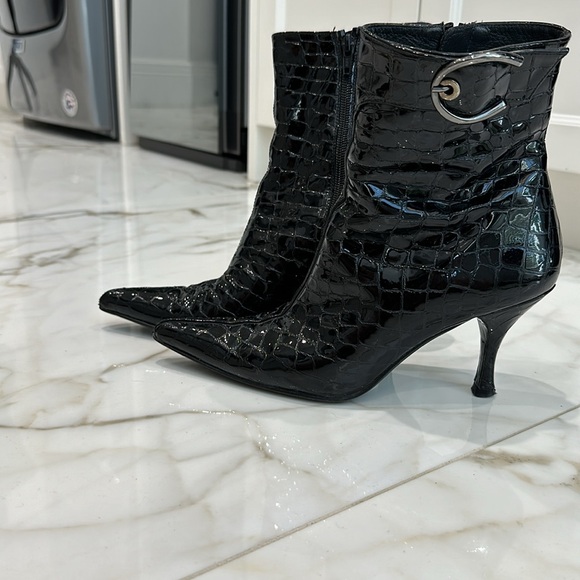 Stuart Weitzman patent leather high heels boots, size 8, - Picture 4 of 4